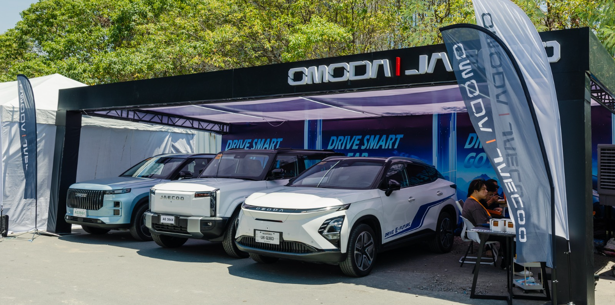 OMODA JAECOO Auto Show Display